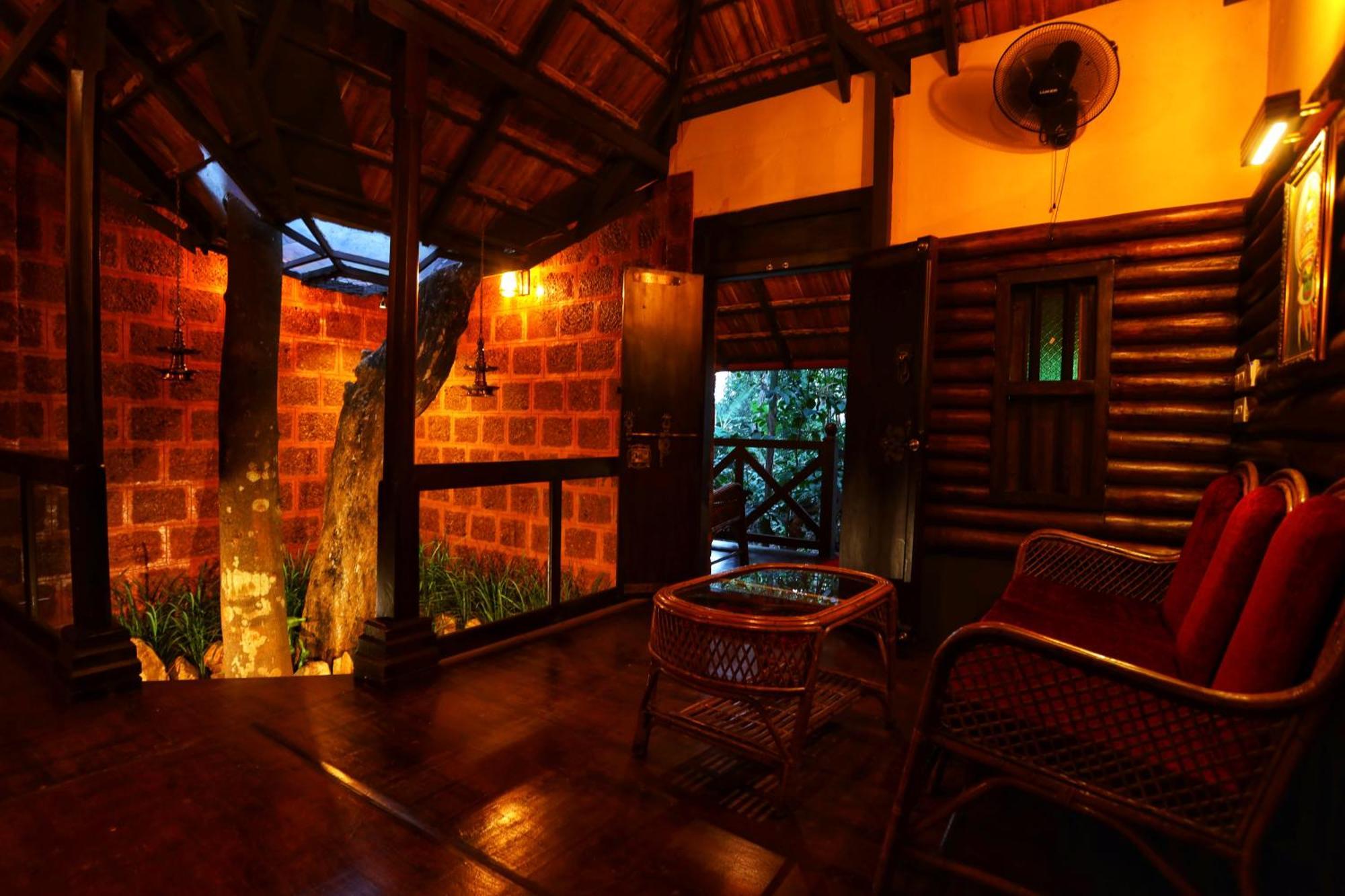 Greens Tree House & Wood House Sultan Bathery Exterior foto