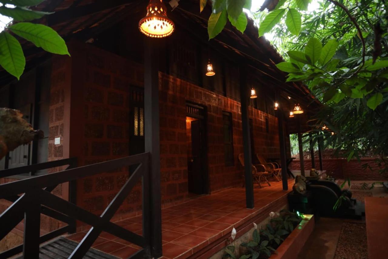 Greens Tree House & Wood House Sultan Bathery Exterior foto